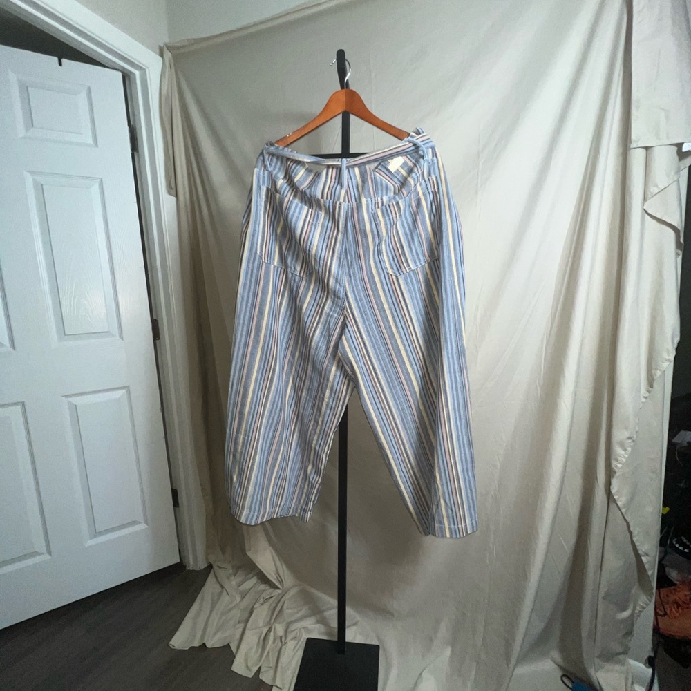 Seven 7 Blue Stripe Linen Blend Wide Leg Crop Pants in size 24W. NWT